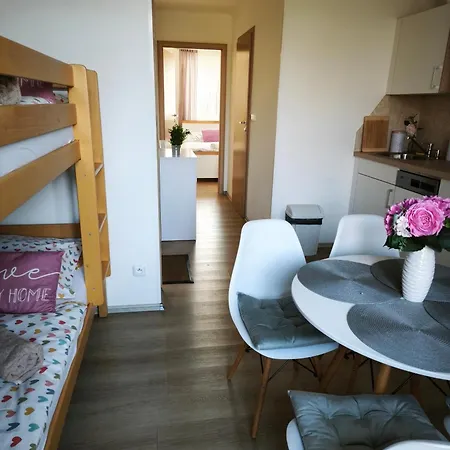 Familly Apartmens Quarto em Acomodações Particulares *